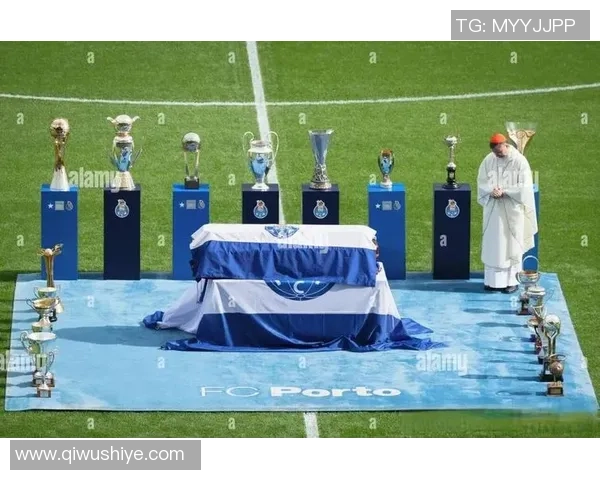 足球历史上几位传奇球星离世的悲痛瞬间与纪念 足球历史上几位传奇球星离世的悲痛瞬间与纪念